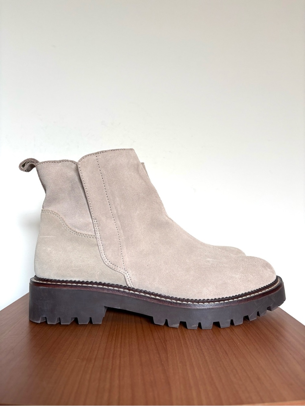 Nordstrom Miller 2 Water Resistant Boots Mushroom Beige Suede Lug Sole size 9.5
